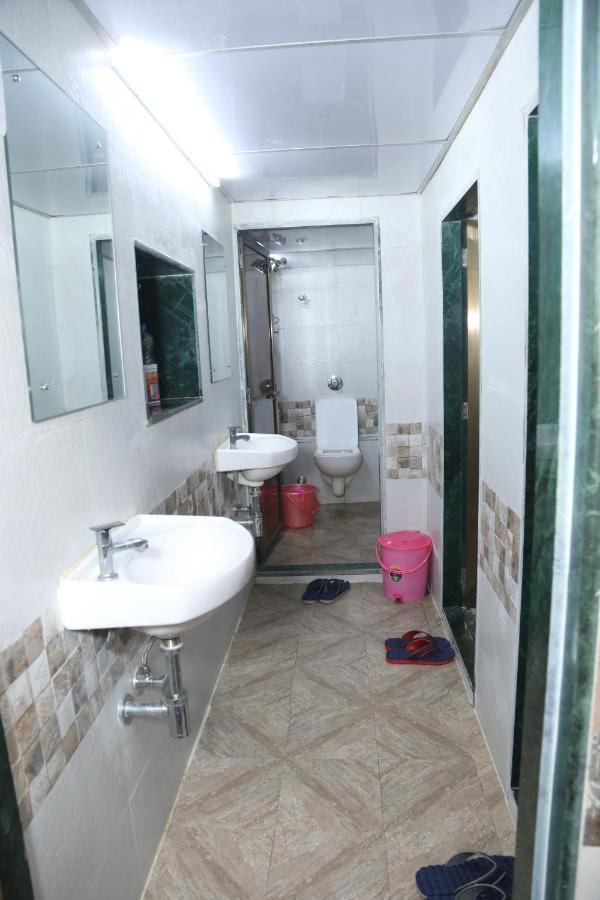 New Super Dormitory Bombay Exterior foto