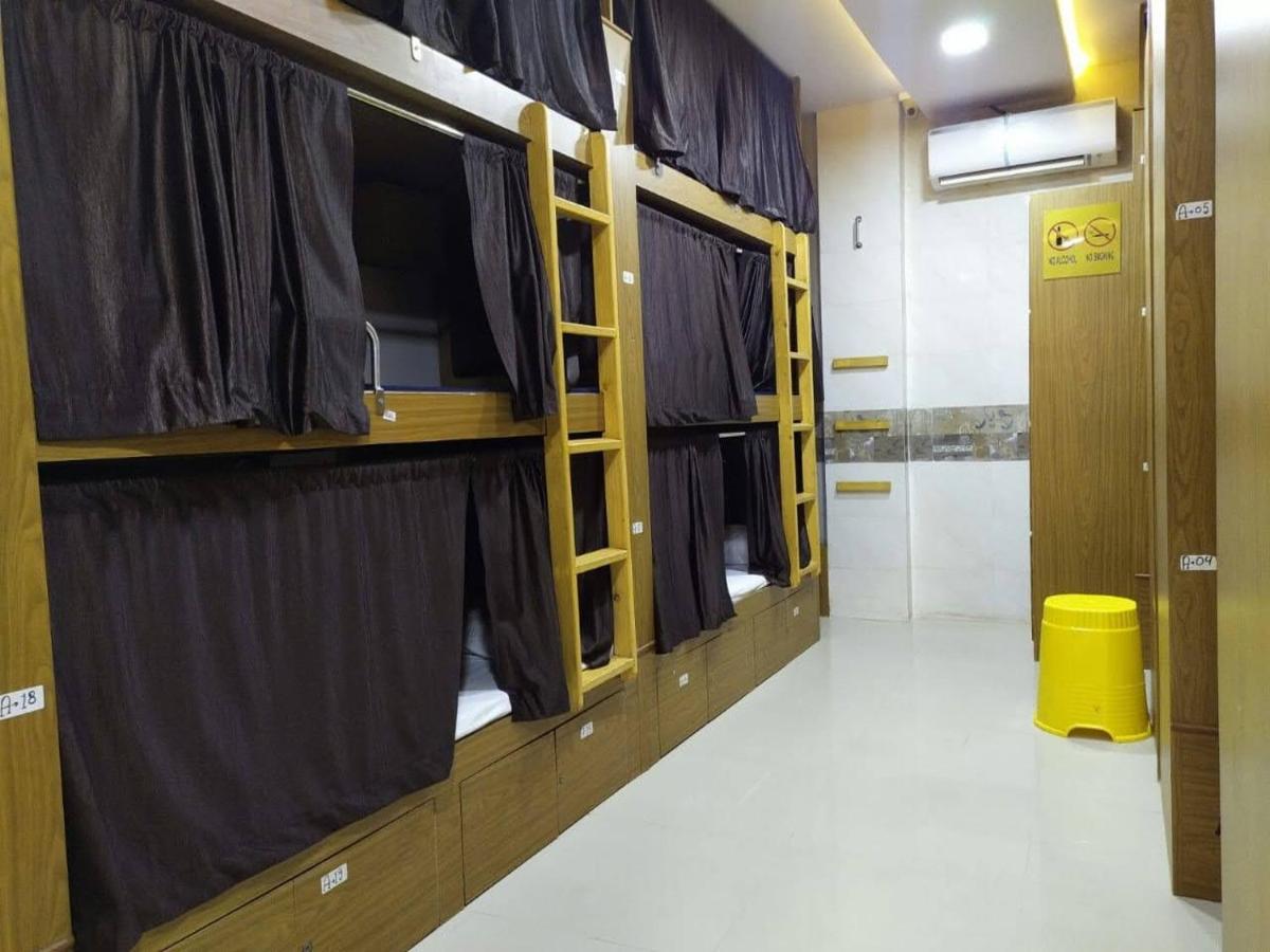 New Super Dormitory Bombay Exterior foto